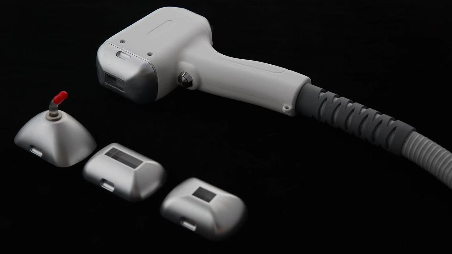 Aparat Epilare Definitiva Laser cu 3 lungimi de Unda, 2 manipuli , 40 milioane de flashuri per capat, 2500W, Capete magnetice interschimbabile, Zenit