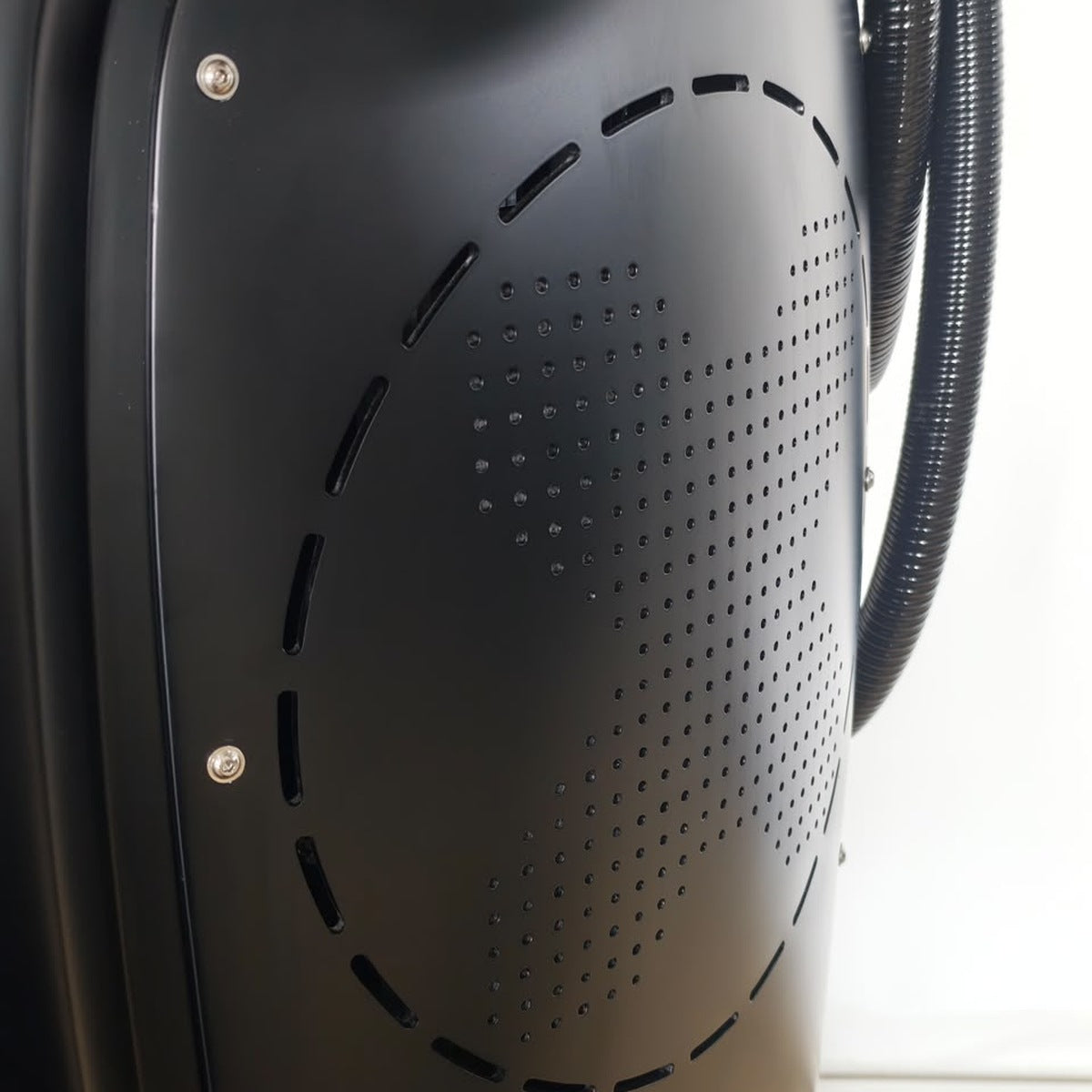 Aparat Stimulare Musculara Electromagnetica AI SculptIQ cu 4 capete si Analizator Corporal AI - detaliu carcasă